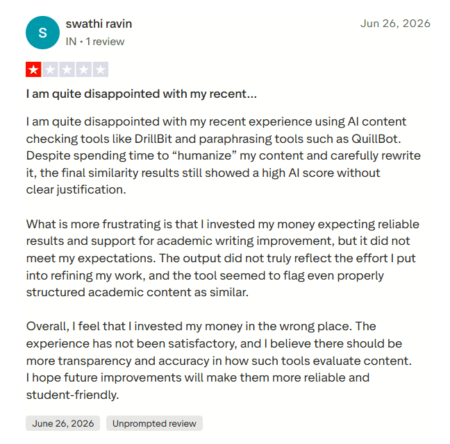 Negative Trustpilot review complaining about QuillBot subscription and cancellation issues