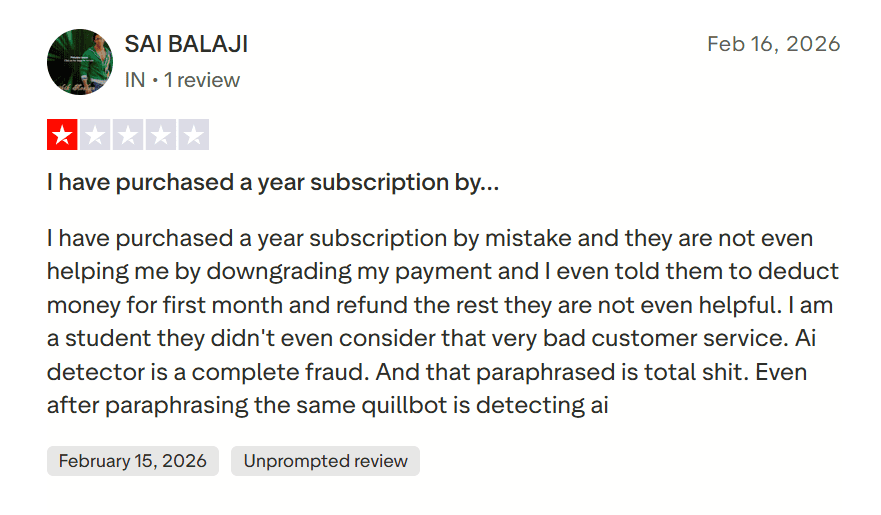 Negative Trustpilot review saying QuillBot was not useful for AI chat and paraphrasing