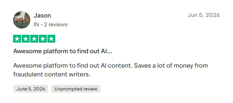 Positive Trustpilot review calling QuillBot AI detection tool awesome