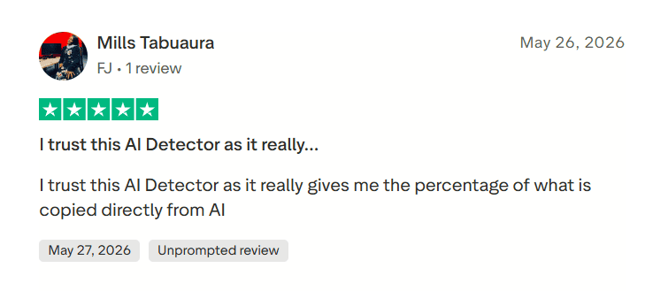 Trustpilot review saying the user trusts QuillBot AI Detector